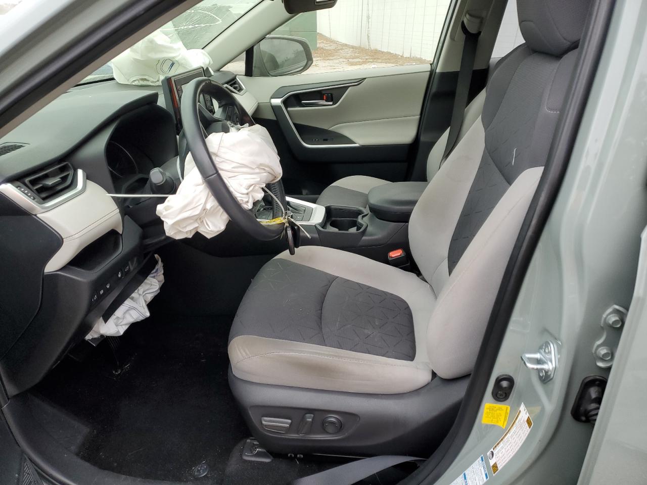 2019 Toyota Rav4 Xle VIN: JTMRWRFV9KJ020581 Lot: 85390265