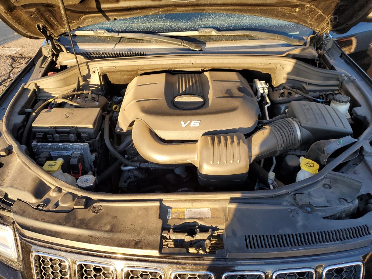 2015 Jeep Grand Cherokee Overland VIN: 1C4RJFCG9FC732568 Lot: 90505595