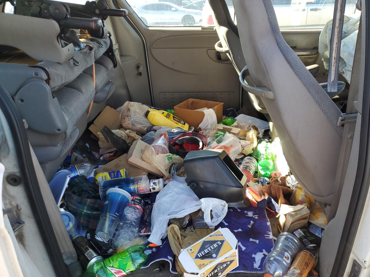 2003 Dodge Caravan Se VIN: 1D4GP25323B208790 Lot: 82234545