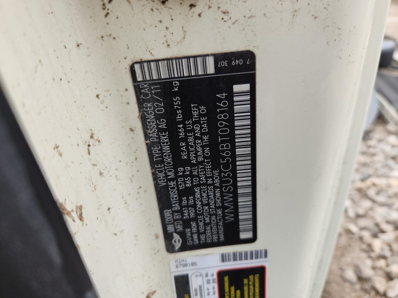 2011 Mini Cooper VIN: WMWSU3C56BT098164 Lot: 85938965