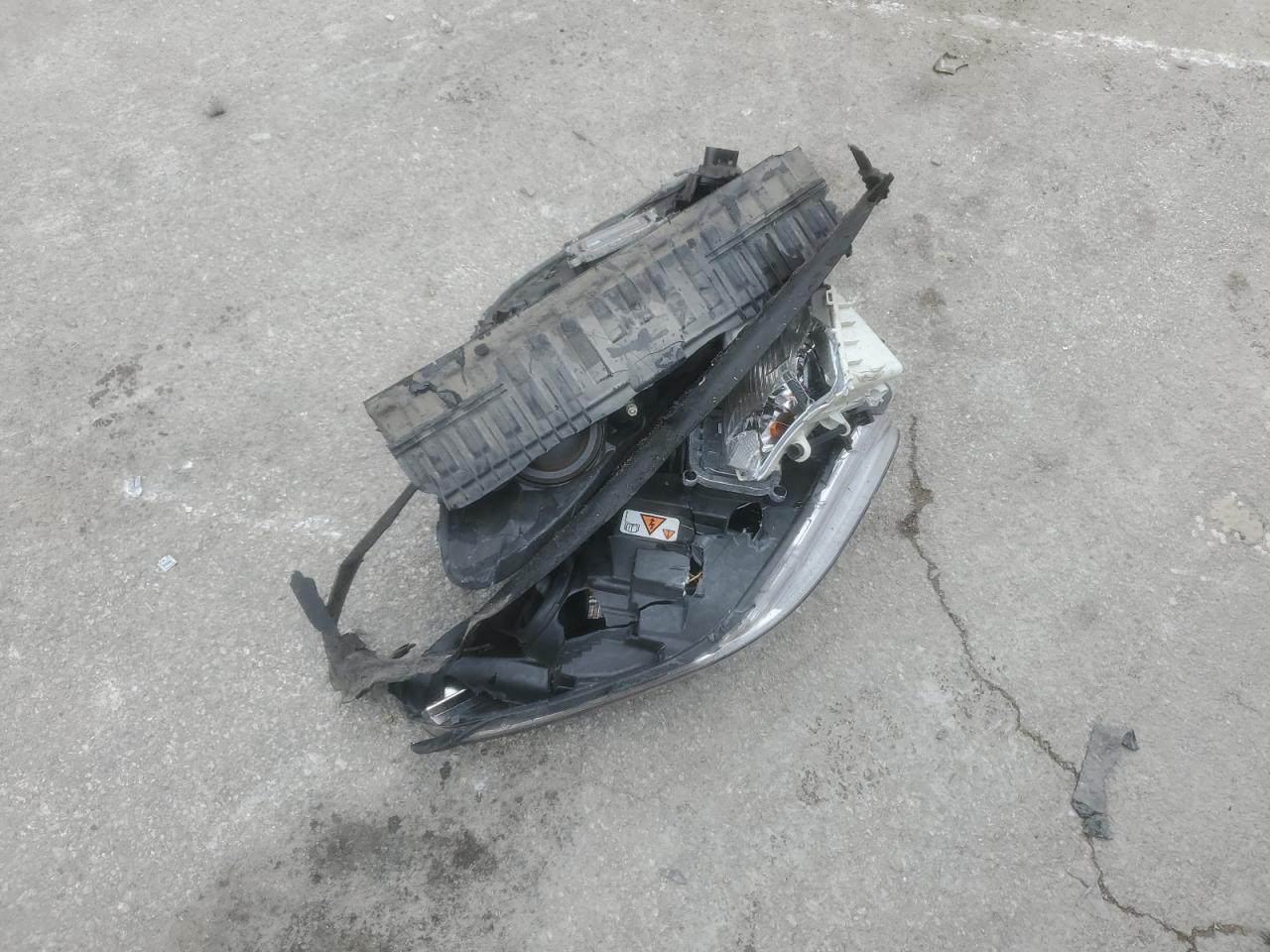 2018 Ford Escape Titanium VIN: 1FMCU0J9XJUD43869 Lot: 90223335