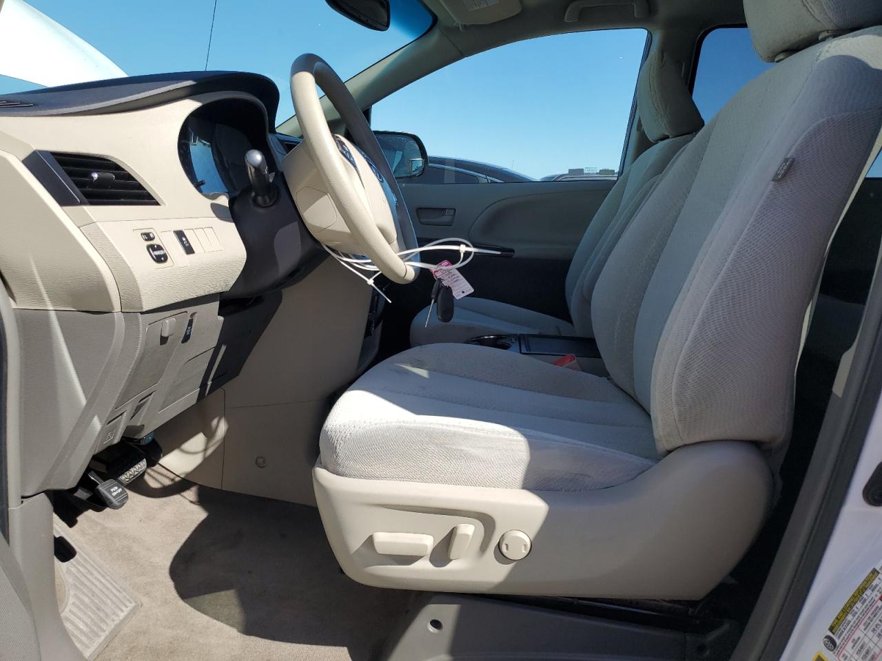 2014 Toyota Sienna Le VIN: 5TDKK3DC5ES505027 Lot: 85507545