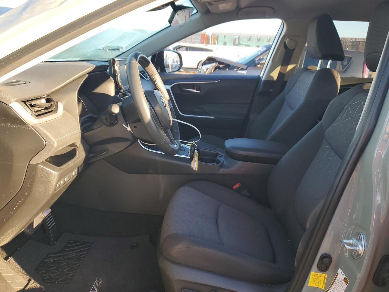 2021 Toyota Rav4 Xle VIN: JTMRWRFV1MD114097 Lot: 86817925