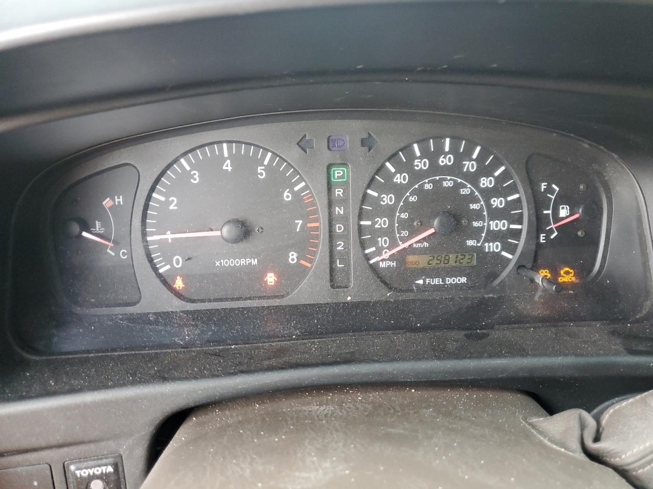 1999 Toyota Sienna Le VIN: 4T3ZF13C9XU139566 Lot: 86892295