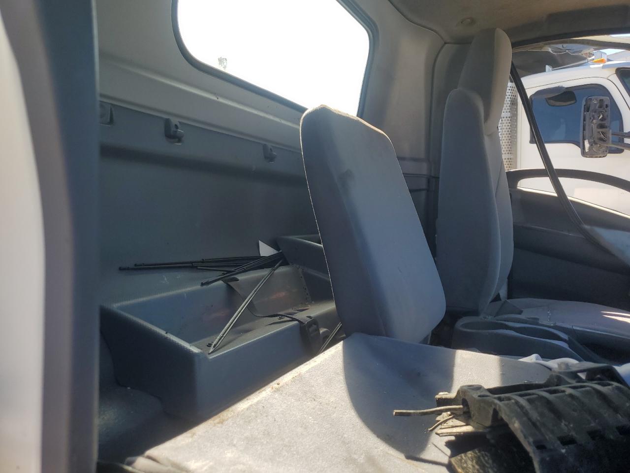 2018 Isuzu Npr Hd Flatbed Truck VIN: 54DC4W1B6JS811405 Lot: 87043345