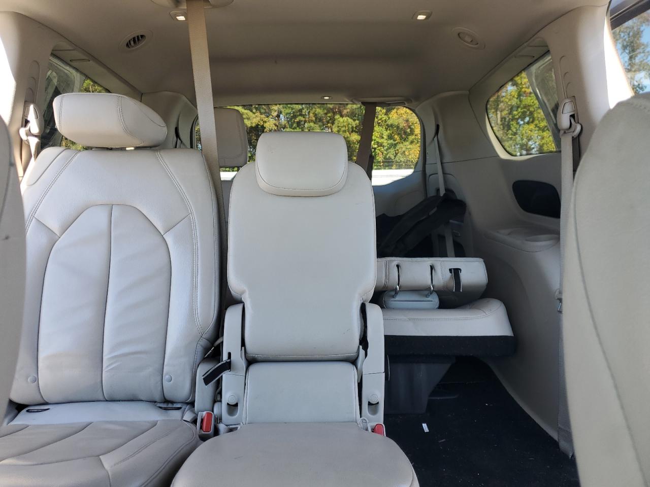 2017 Chrysler Pacifica Touring L VIN: 2C4RC1BG0HR520196 Lot: 90575255