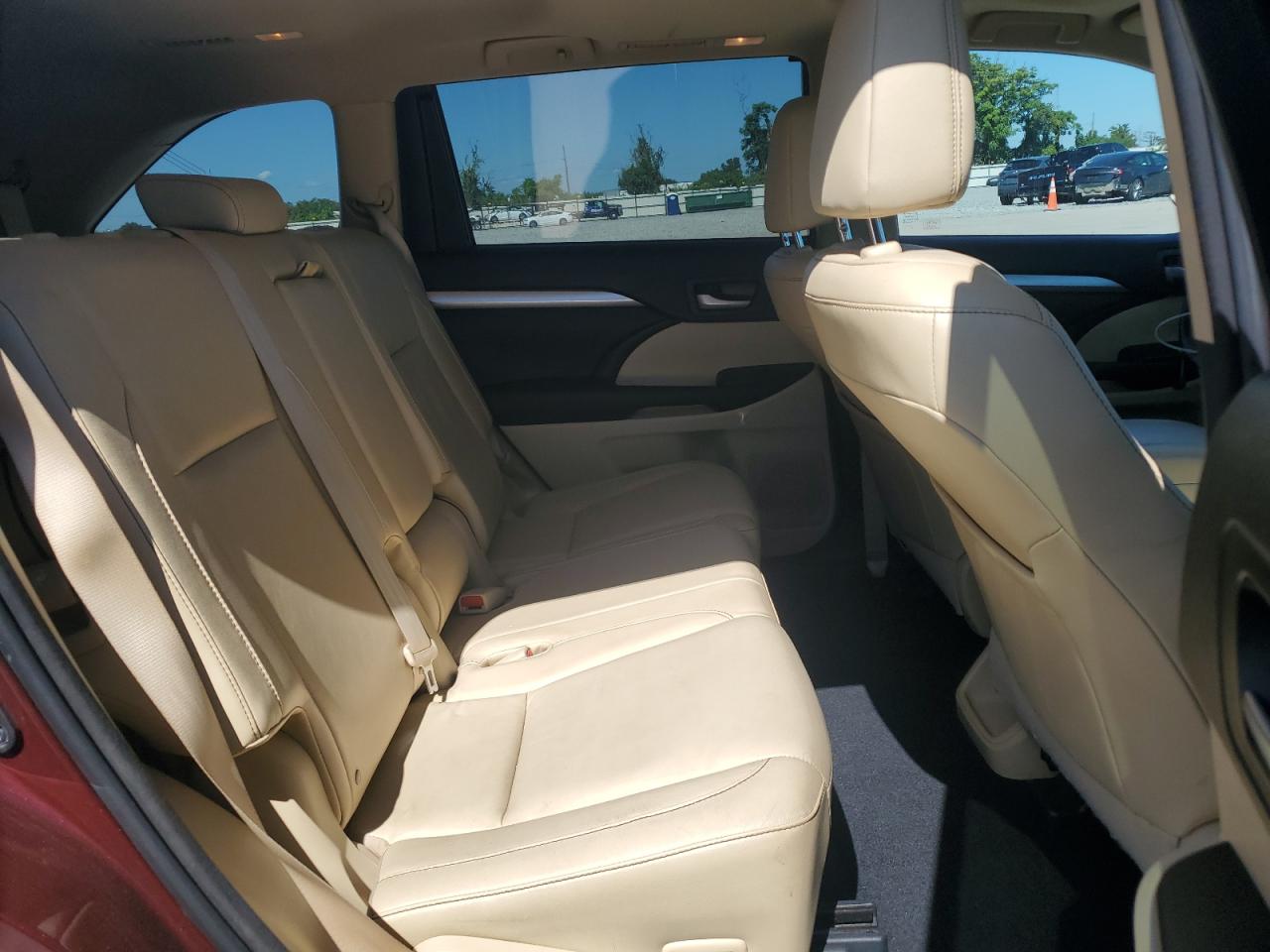 2016 Toyota Highlander Xle VIN: 5TDKKRFH4GS132402 Lot: 85891055