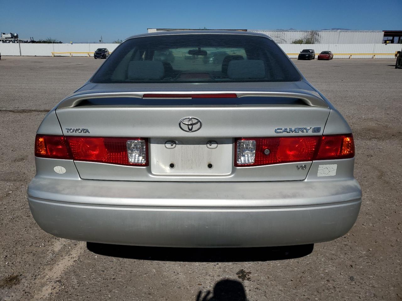 2000 Toyota Camry Le VIN: 4T1BF28K0YU103721 Lot: 90381605