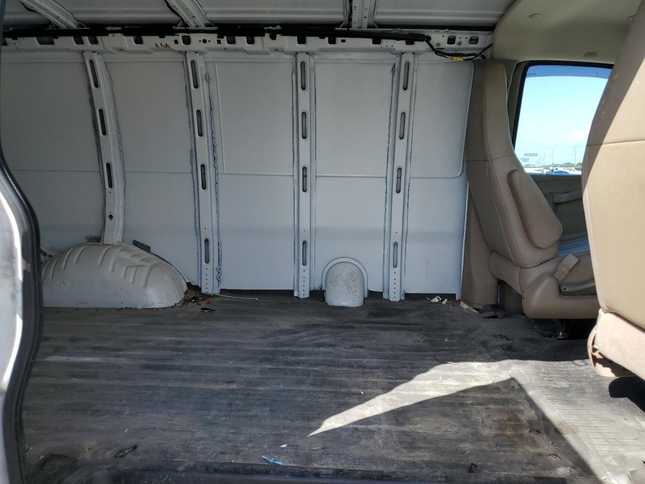 2019 Chevrolet Express G2500 VIN: 1GCWGAFG8K1152279 Lot: 82228145