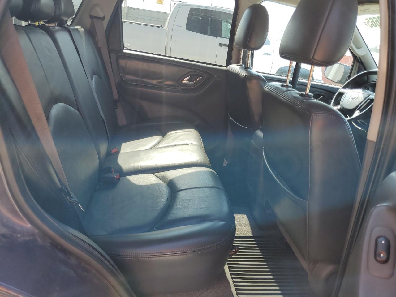 2005 Mazda Tribute S VIN: 4F2YZ96115KM41631 Lot: 85948665
