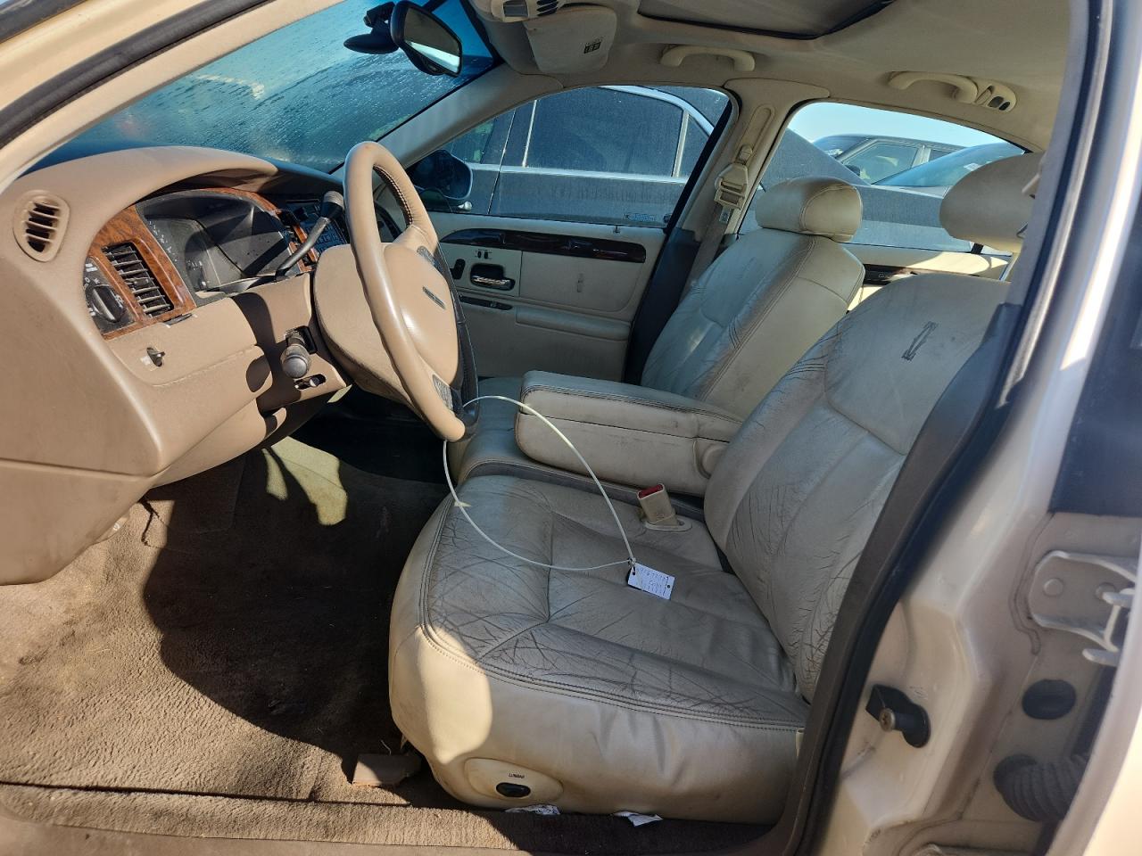 1998 Lincoln Town Car Cartier VIN: 1LNFM83WXWY733028 Lot: 69767235