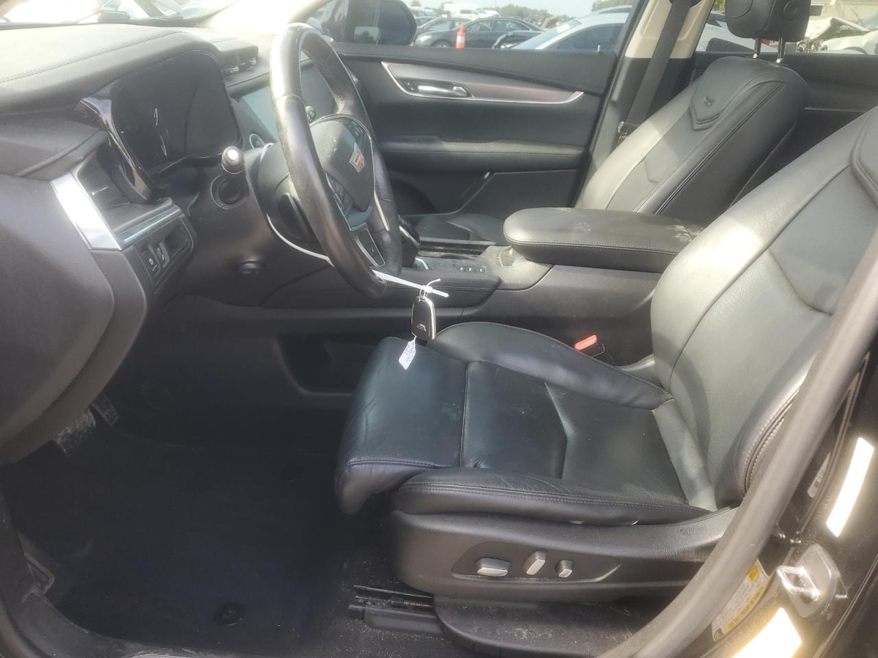 2017 Cadillac Xt5 Luxury VIN: 1GYKNDRS8HZ285523 Lot: 84064495