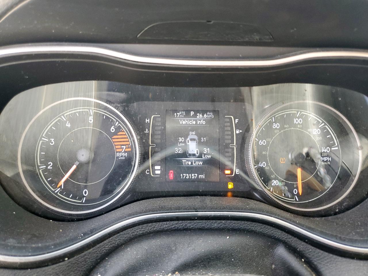 2019 Jeep Cherokee Latitude VIN: 1C4PJLCB0KD365624 Lot: 84645185