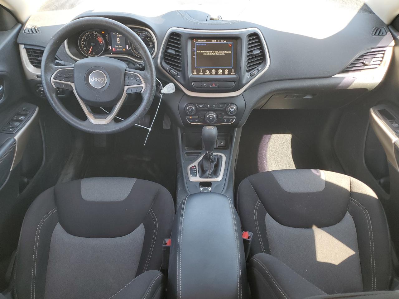 2018 Jeep Cherokee Latitude VIN: 1C4PJLCX2JD606660 Lot: 82208355