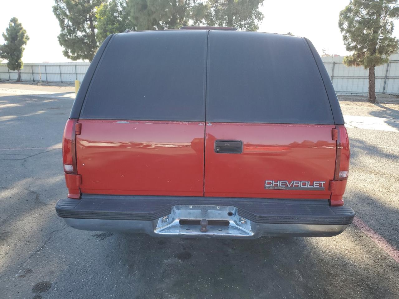 1996 Chevrolet Suburban C1500 VIN: 3GNEC16RXTG116211 Lot: 85308515