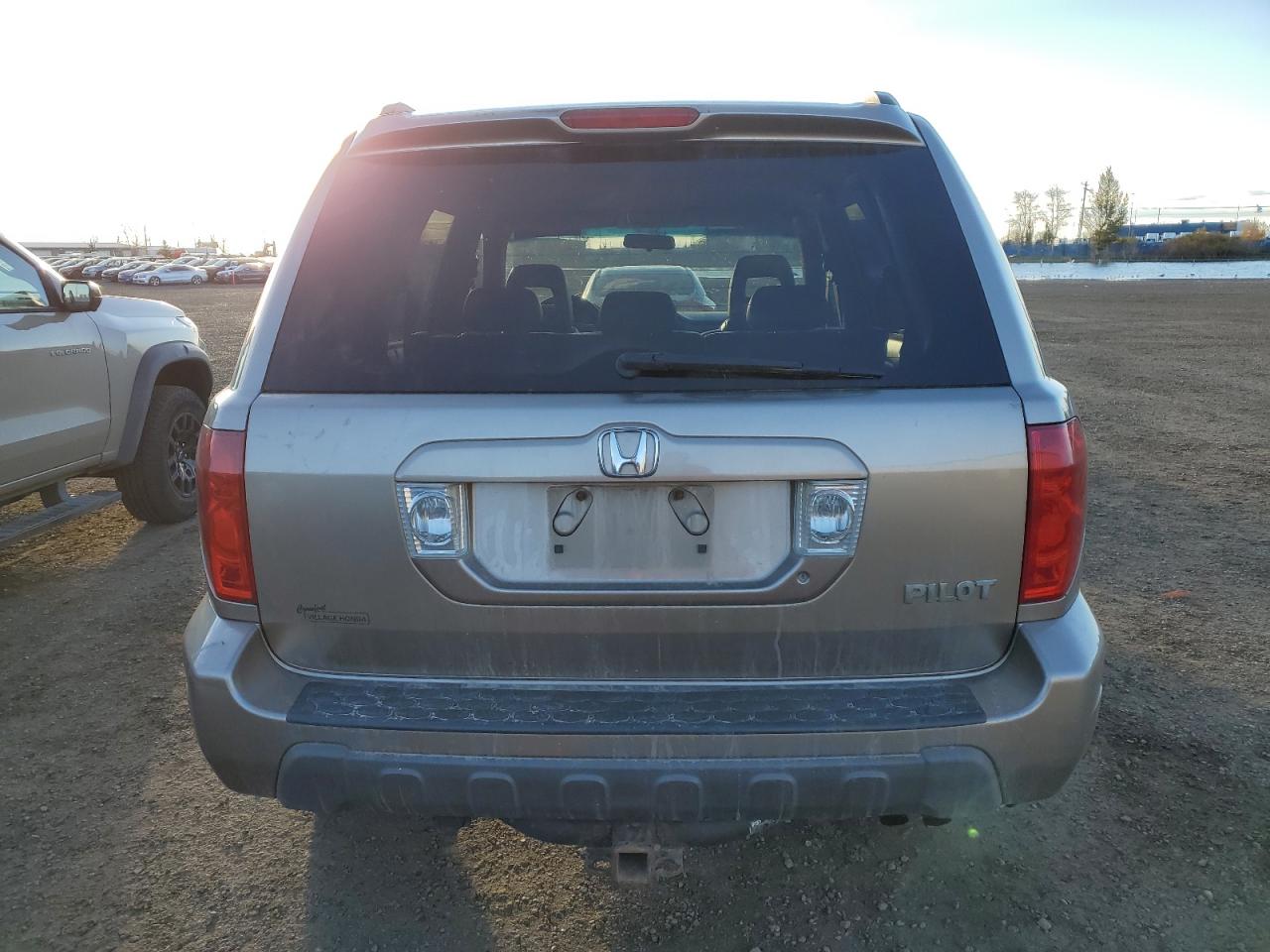 2004 Honda Pilot Exl VIN: 2HKYF18524H002946 Lot: 82618185