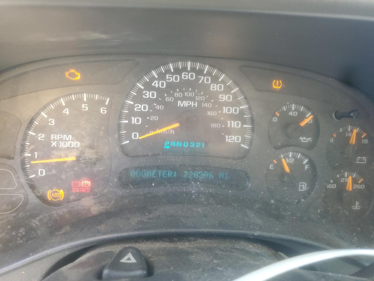 2005 GMC Yukon VIN: 1GKEC13V35J152483 Lot: 84877335