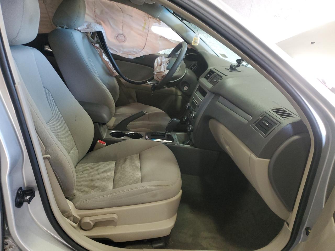 2010 Ford Fusion Se VIN: 3FAHP0HA8AR400343 Lot: 82527945