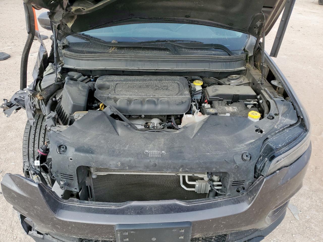 2019 Jeep Cherokee Latitude Plus VIN: 1C4PJLLB2KD377693 Lot: 90066355