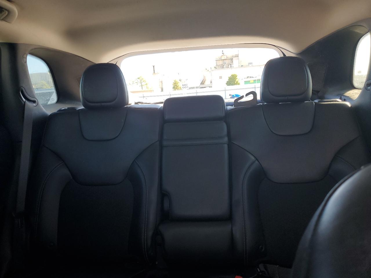 2019 Jeep Cherokee Latitude Plus VIN: 1C4PJLLB2KD403158 Lot: 89491535