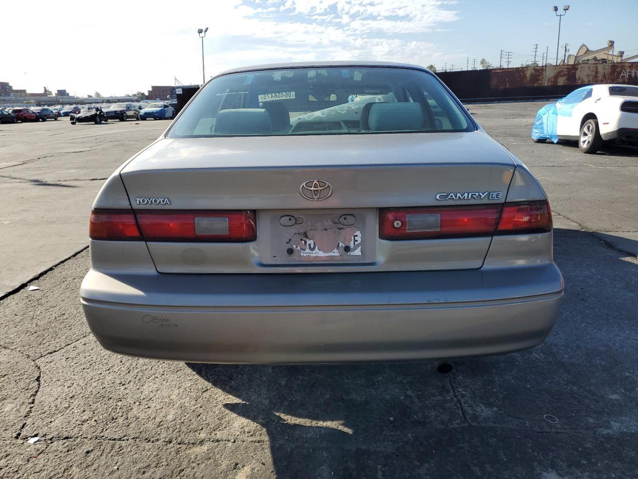 1998 Toyota Camry Ce VIN: 4T1BG22K3WU323633 Lot: 86458475
