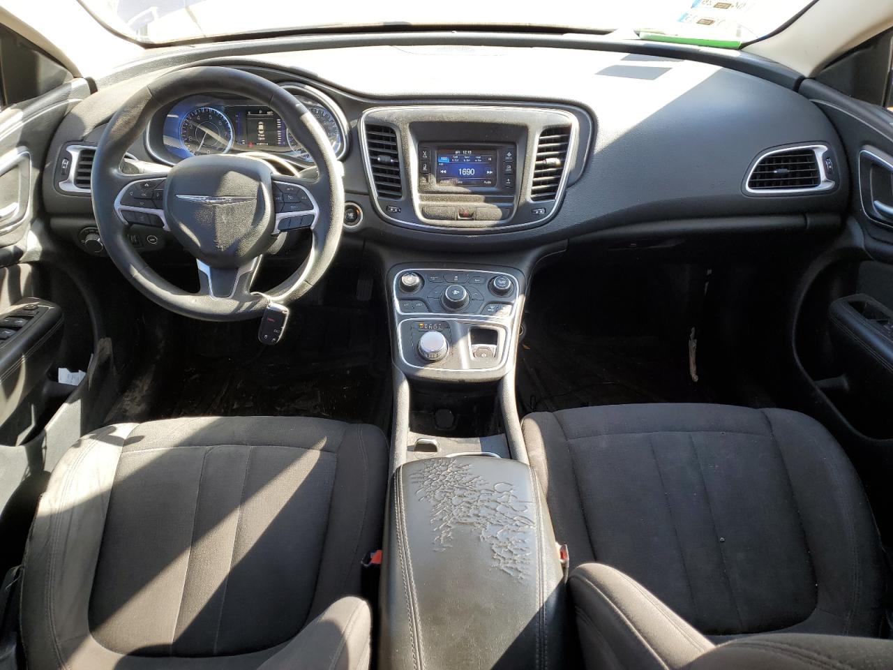 2015 Chrysler 200 Limited VIN: 1C3CCCAB3FN713402 Lot: 85412195