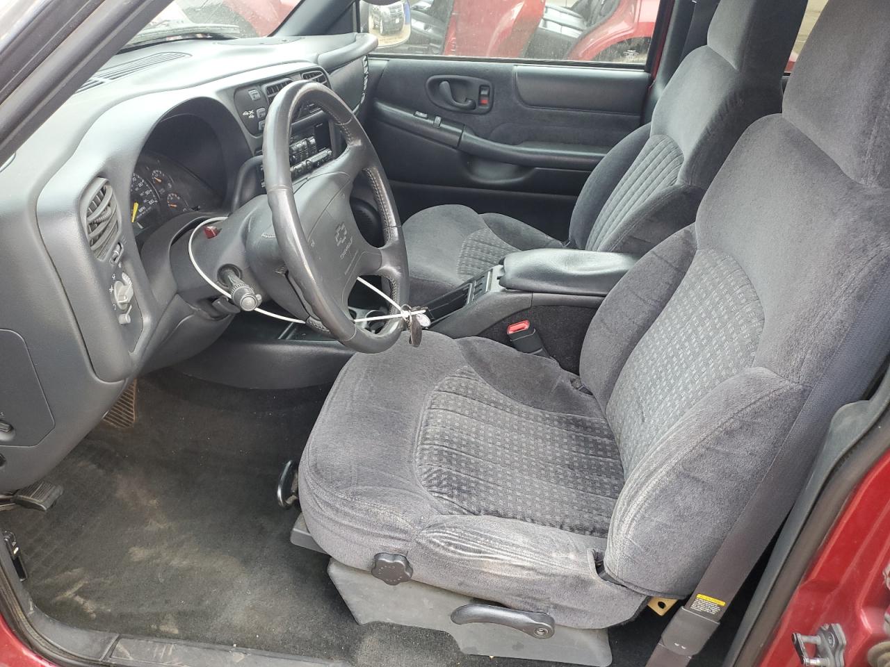 1998 Chevrolet Blazer VIN: 1GNDT13W1W2116780 Lot: 90918525