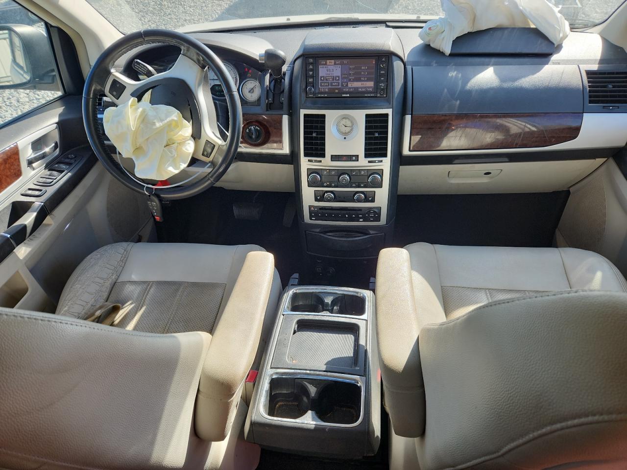 2010 Chrysler Town & Country Touring Plus VIN: 2A4RR8DX4AR330700 Lot: 86270135