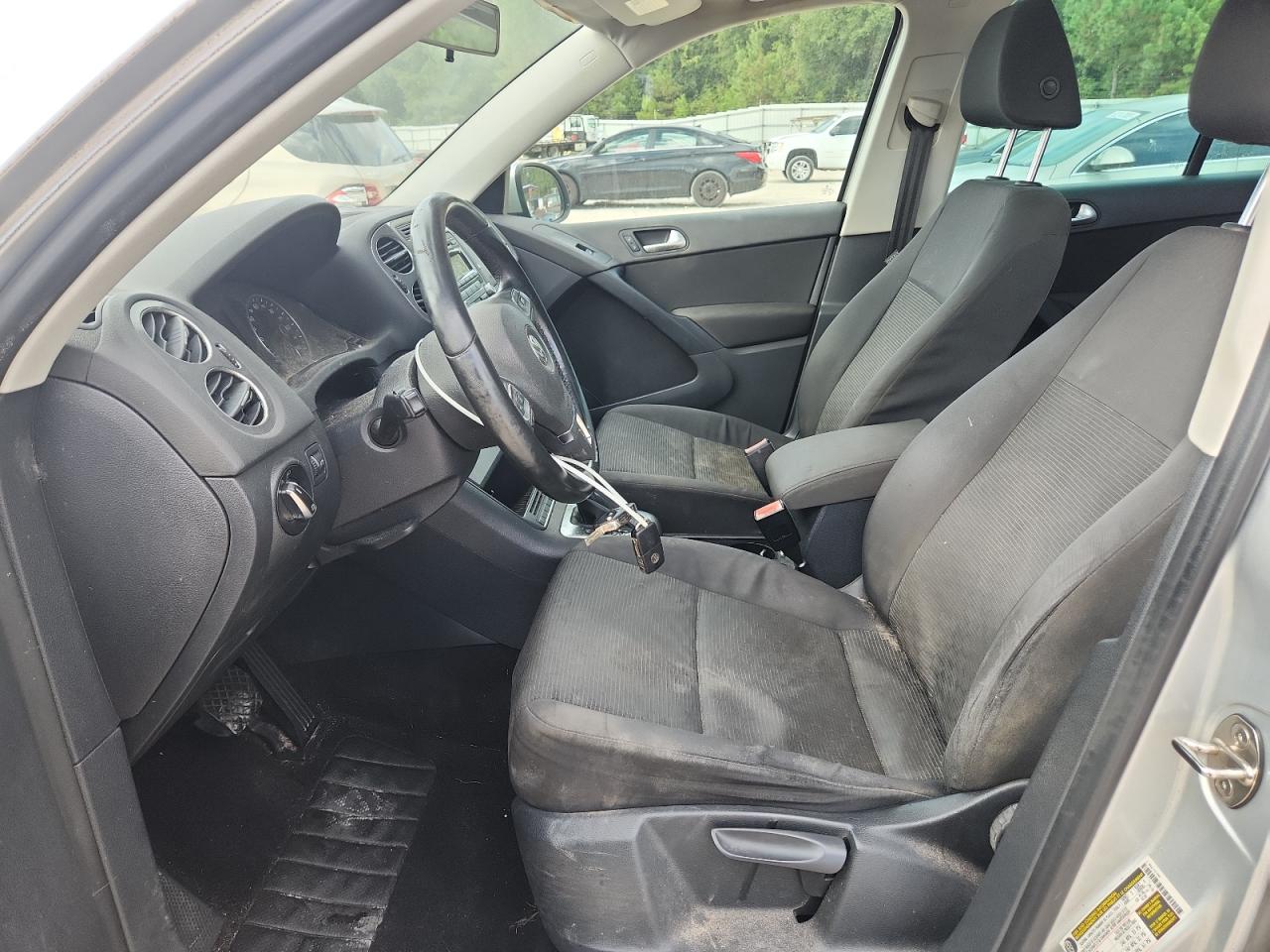 2013 Volkswagen Tiguan S VIN: WVGAV3AX1DW613780 Lot: 86131315