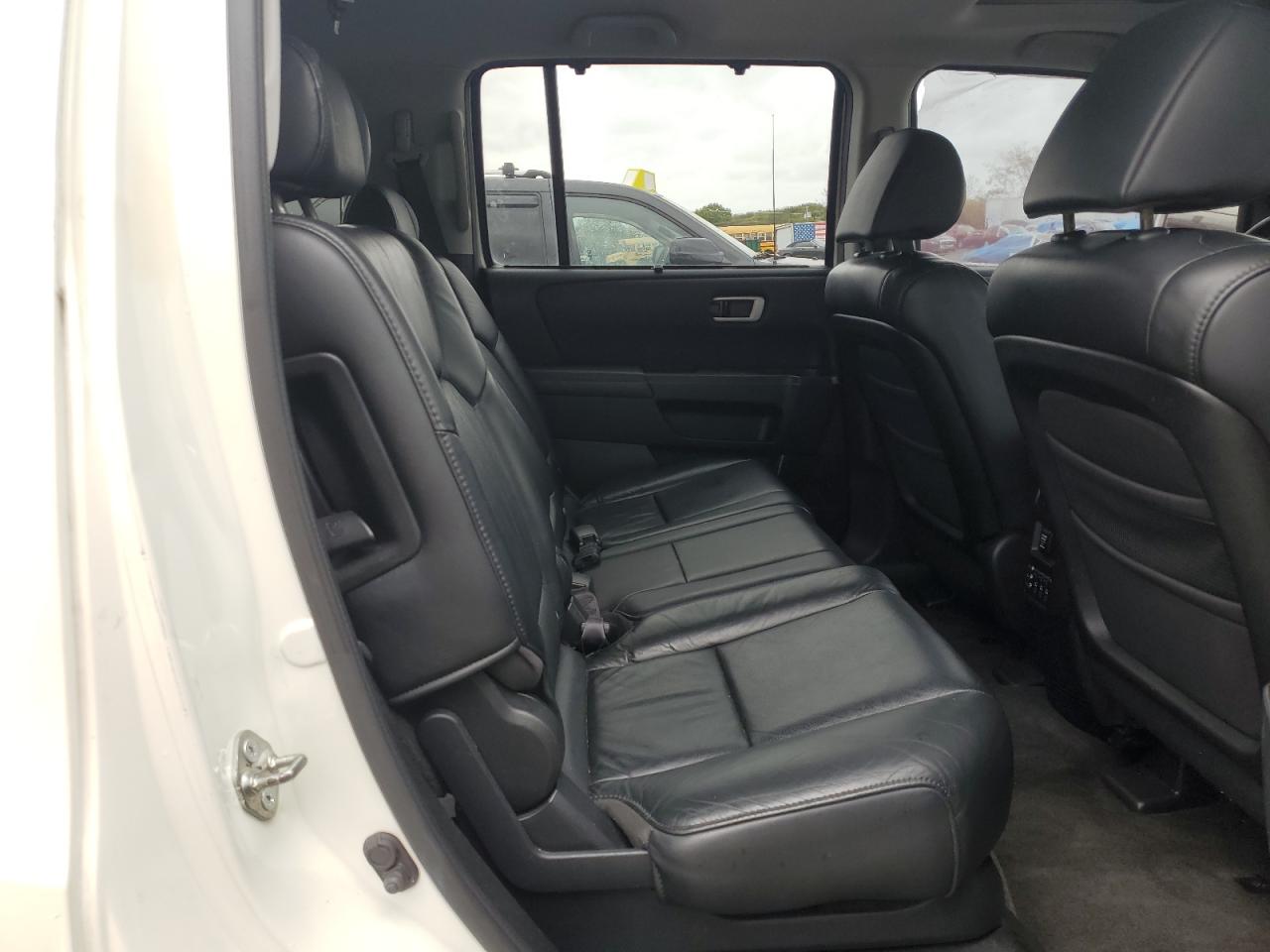 2011 Honda Pilot Touring VIN: 5FNYF4H96BB061112 Lot: 82473985