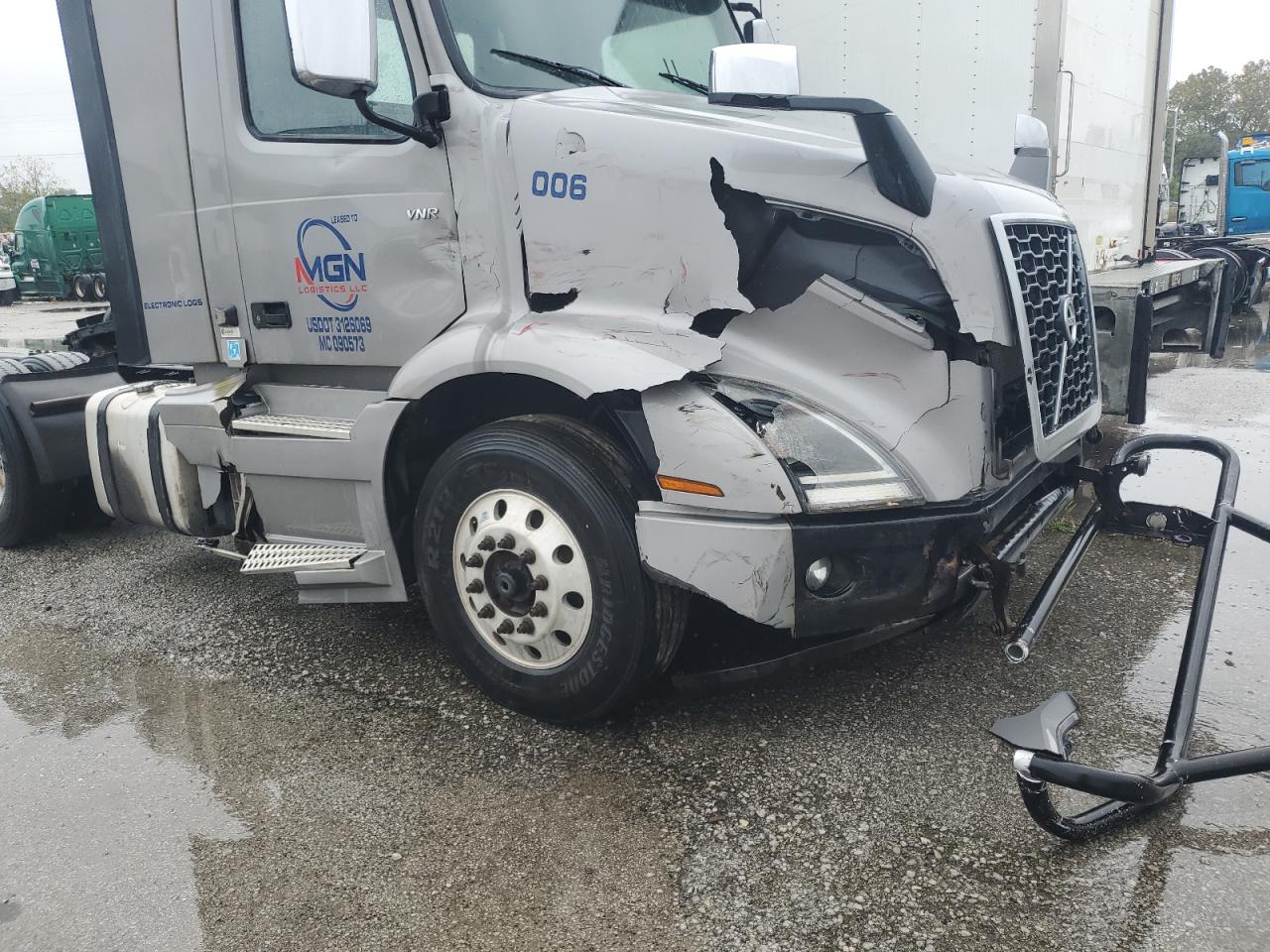 2019 Volvo Vnr - Semi Truck VIN: 4V4WC9EH7KN195643 Lot: 84220395