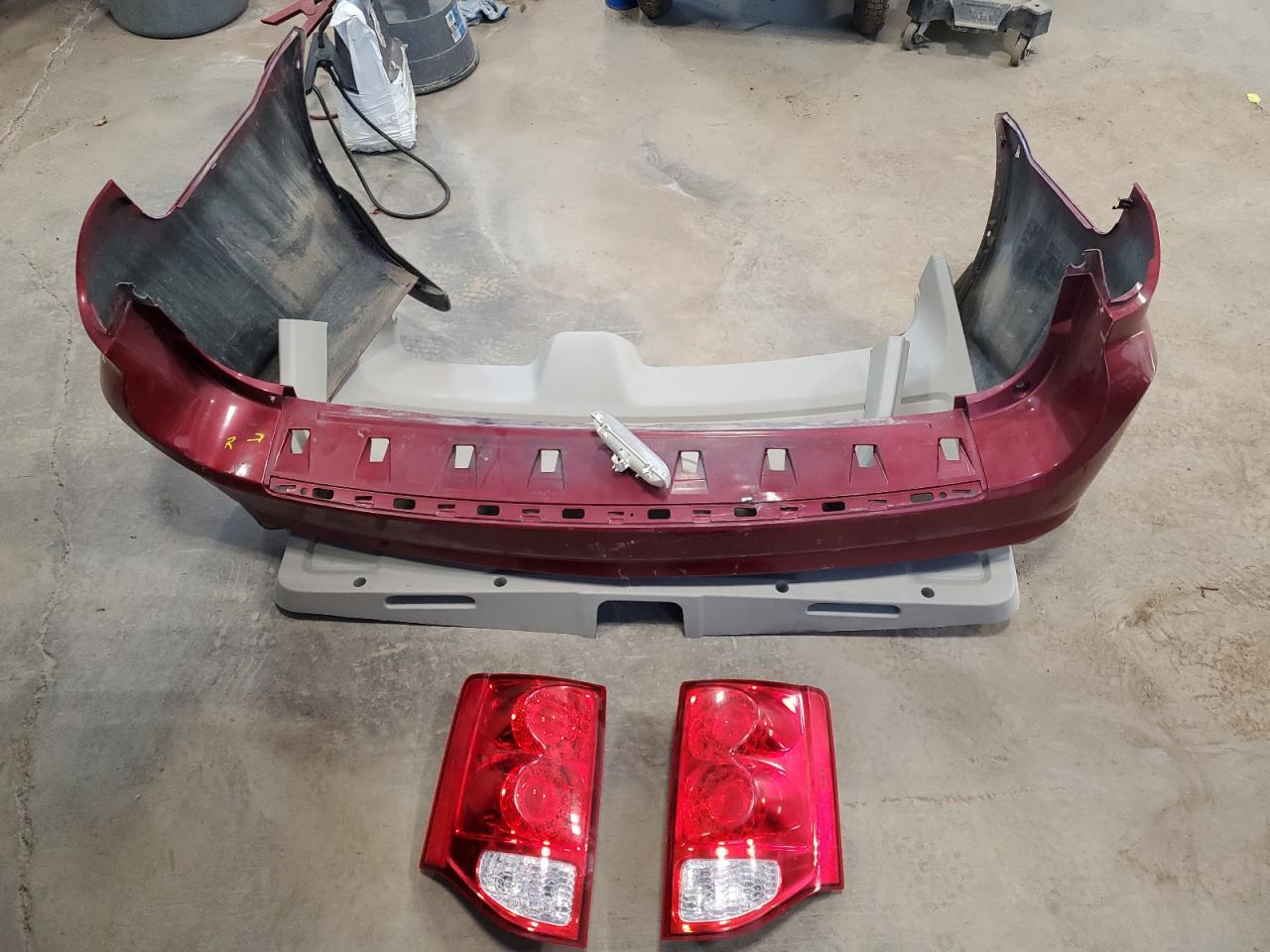 2011 Dodge Grand Caravan Crew VIN: 2D4RN5DG8BR632561 Lot: 86258735