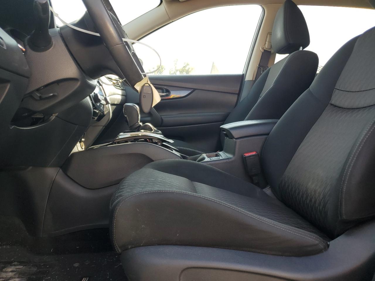 2017 Nissan Rogue S VIN: KNMAT2MT2HP589969 Lot: 85863405