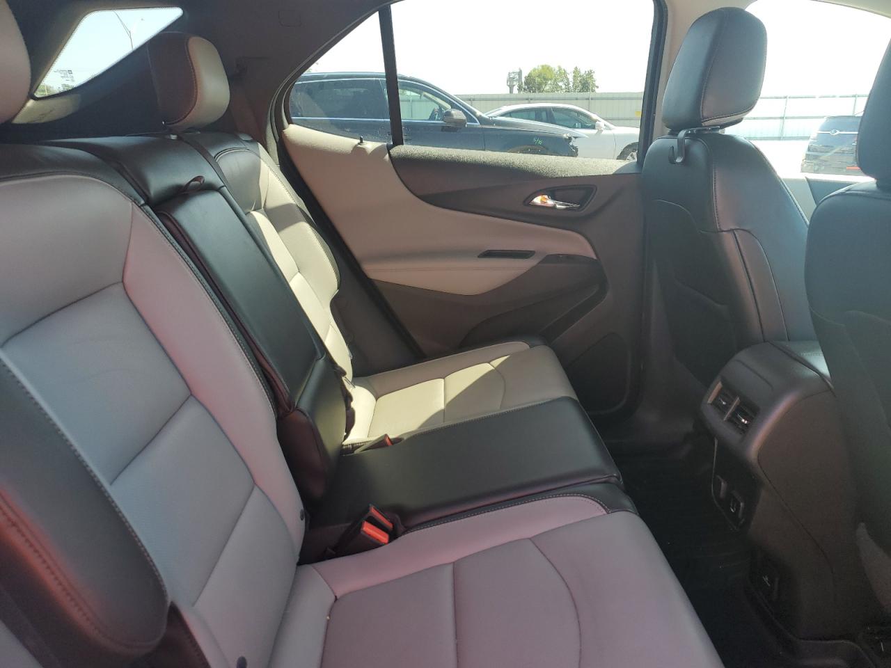 2018 Chevrolet Equinox Premier VIN: 3GNAXMEV9JS598327 Lot: 84965535