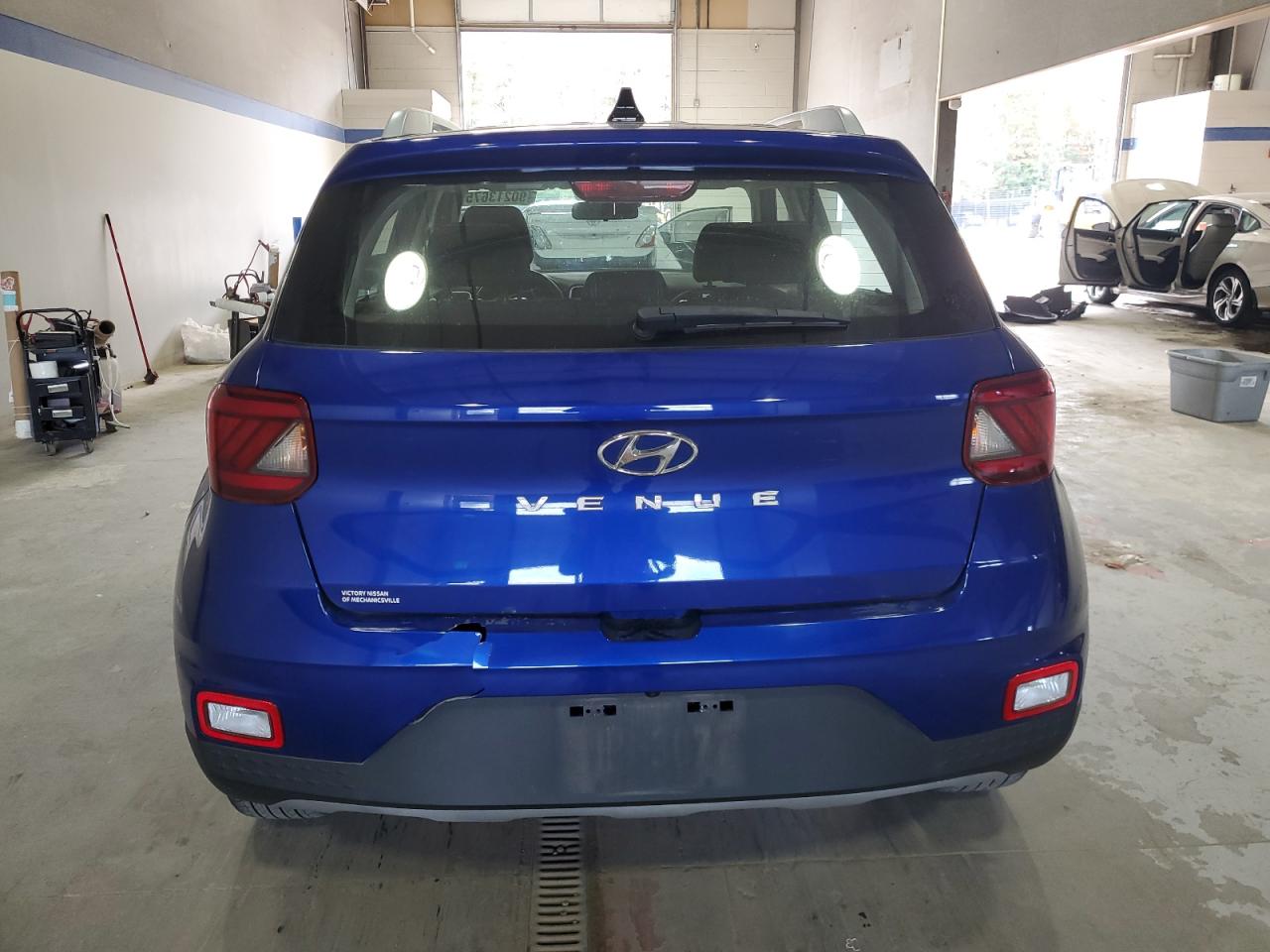 2021 Hyundai Venue Sel VIN: KMHRC8A36MU120742 Lot: 90213675