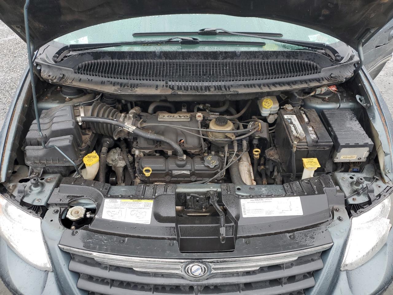 2005 Chrysler Town & Country Touring VIN: 2C4GP54L25R202444 Lot: 90518275