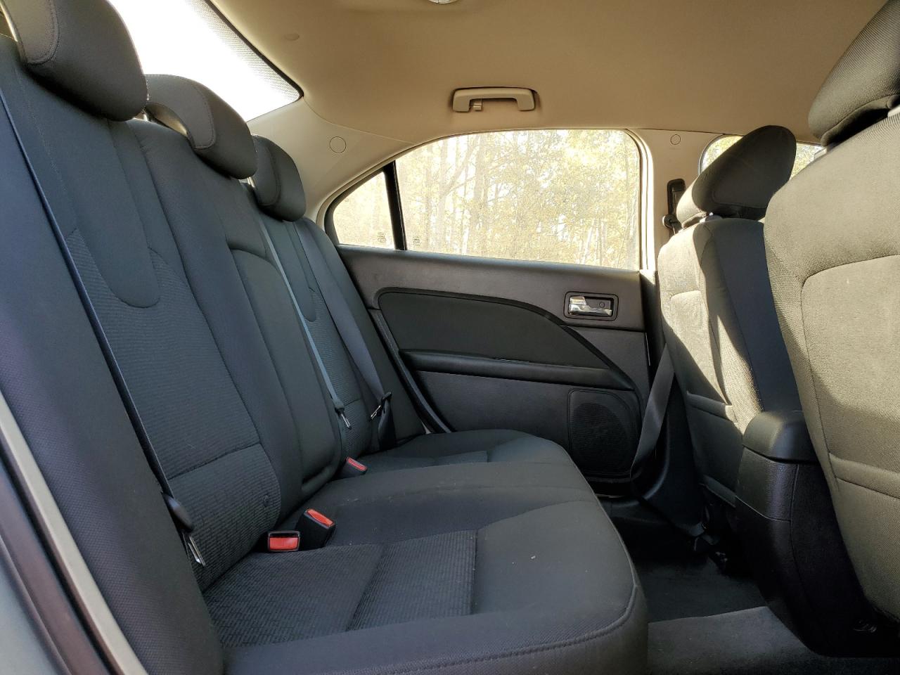 2010 Ford Fusion Se VIN: 3FAHP0HA7AR256946 Lot: 85493235