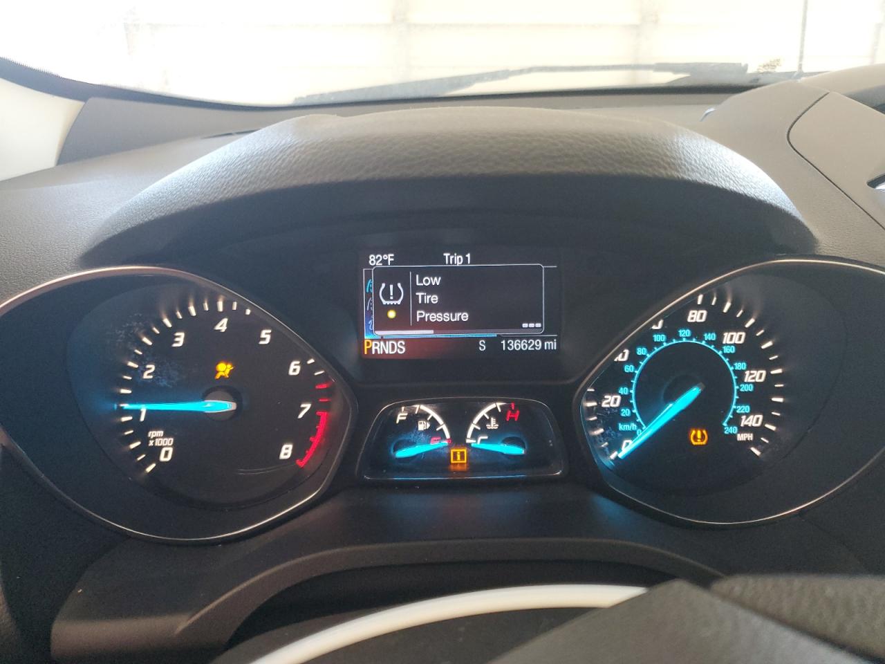 2016 Ford Escape Se VIN: 1FMCU9GXXGUA85596 Lot: 81211345