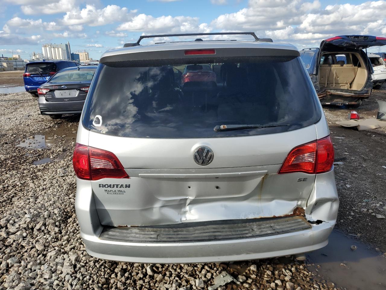 2011 Volkswagen Routan Se VIN: 2V4RW3DG0BR670838 Lot: 85723815