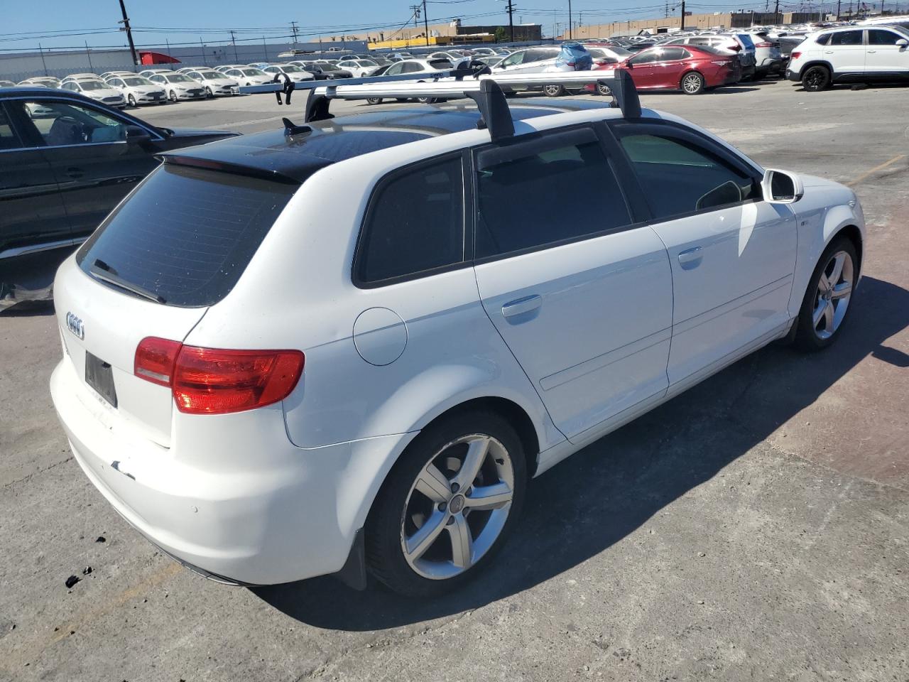 Фото: WAUKJBFM0CA140671