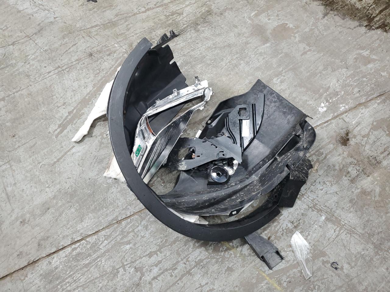 2016 Ford Escape Titanium VIN: 1FMCU0J96GUB91100 Lot: 82514625