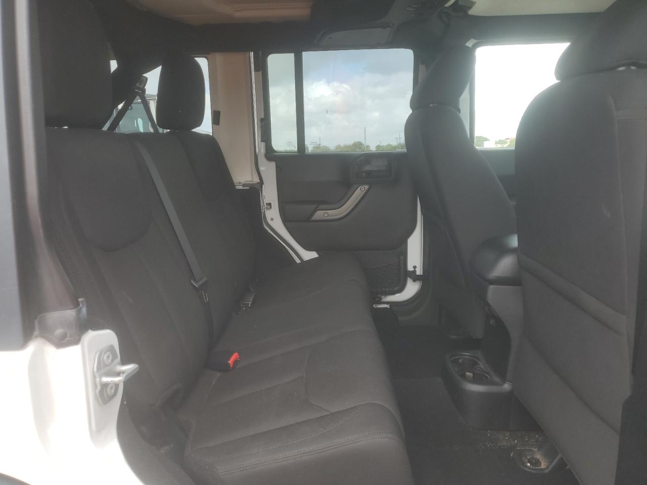 2015 Jeep Wrangler Unlimited Sport VIN: 1C4BJWDG0FL745449 Lot: 84767215