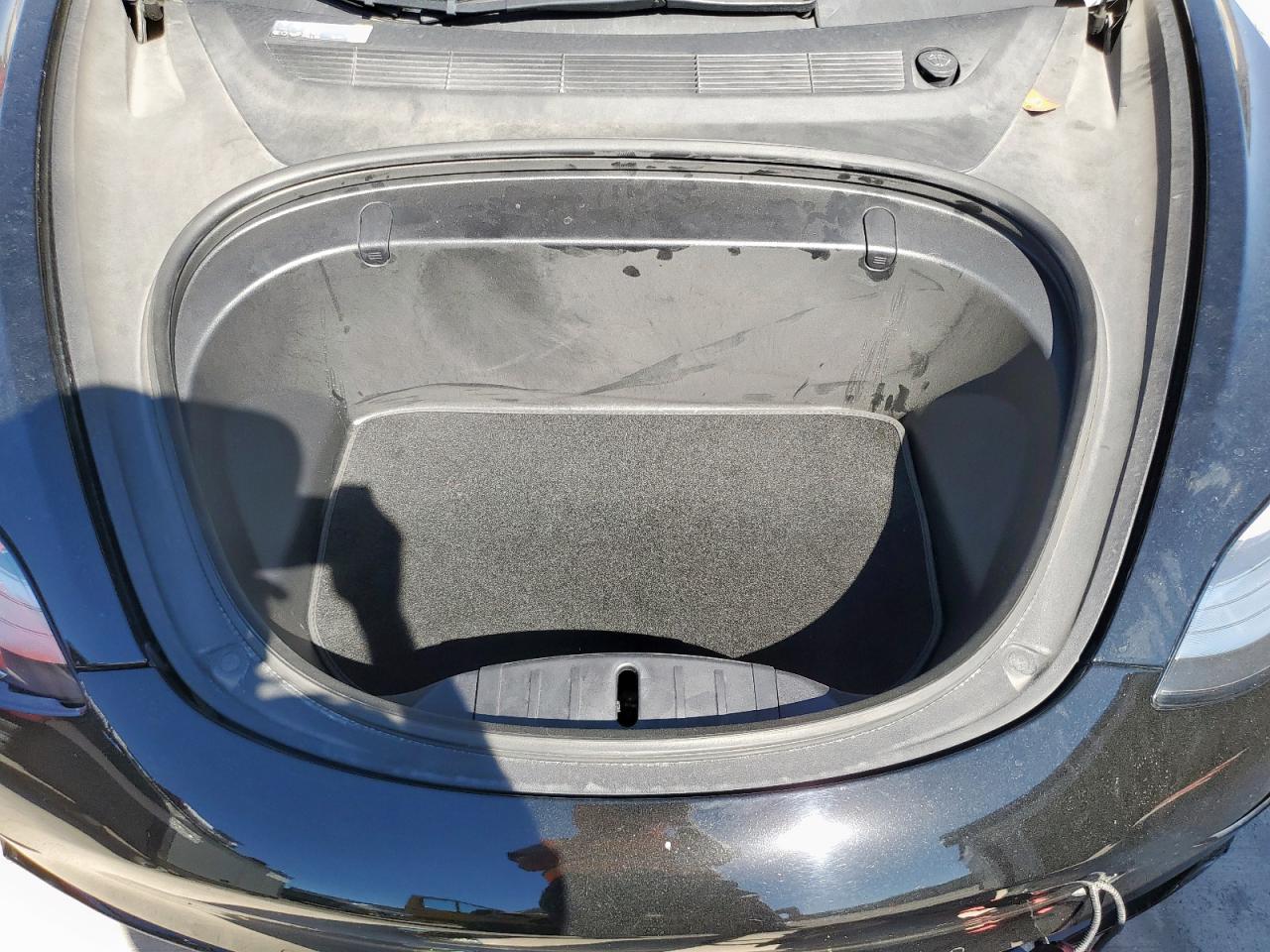 2018 Tesla Model 3 VIN: 5YJ3E1EB8JF099152 Lot: 82232185