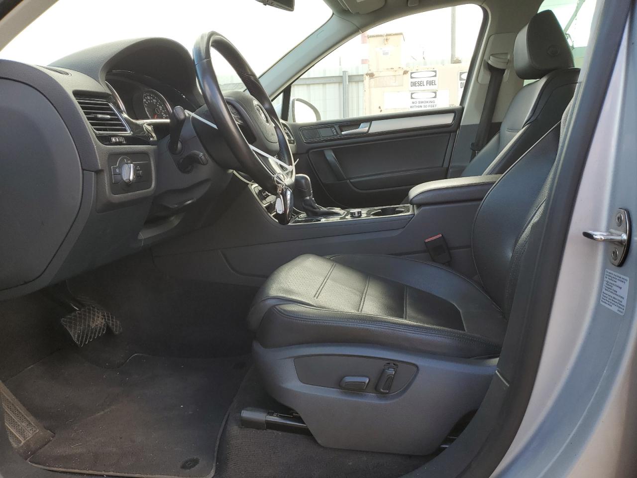 2014 Volkswagen Touareg V6 VIN: WVGEF9BPXED005432 Lot: 87380495