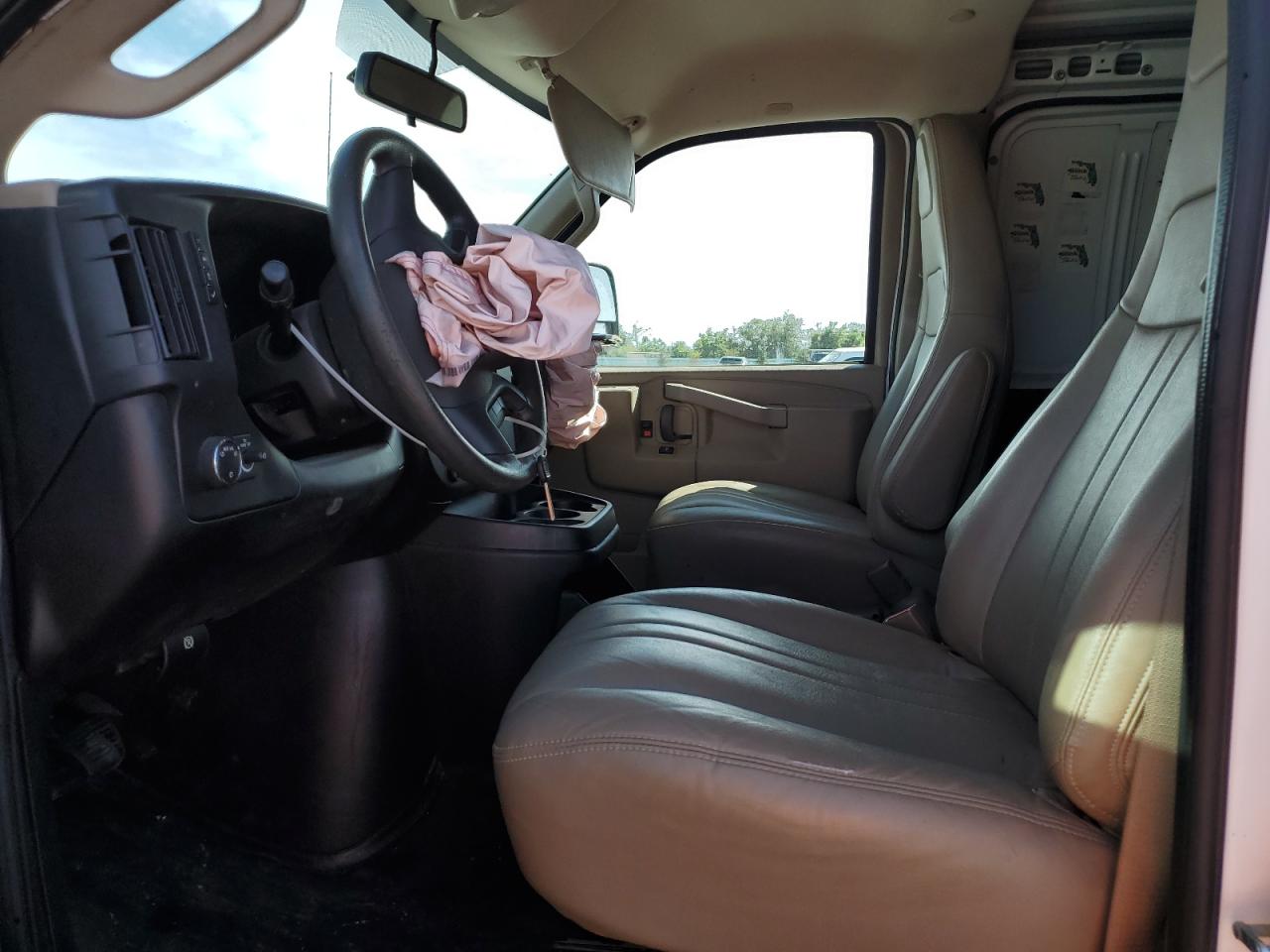 2019 Chevrolet Express G2500 VIN: 1GCWGAFG8K1152279 Lot: 82228145