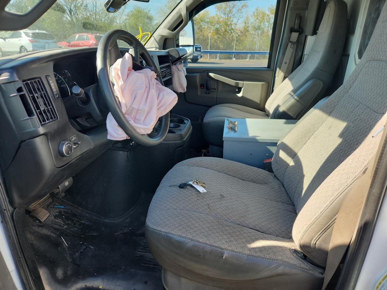 2017 Chevrolet Express Utility / Service Truck VIN: 1GB0GRFG3H1103668 Lot: 90020885