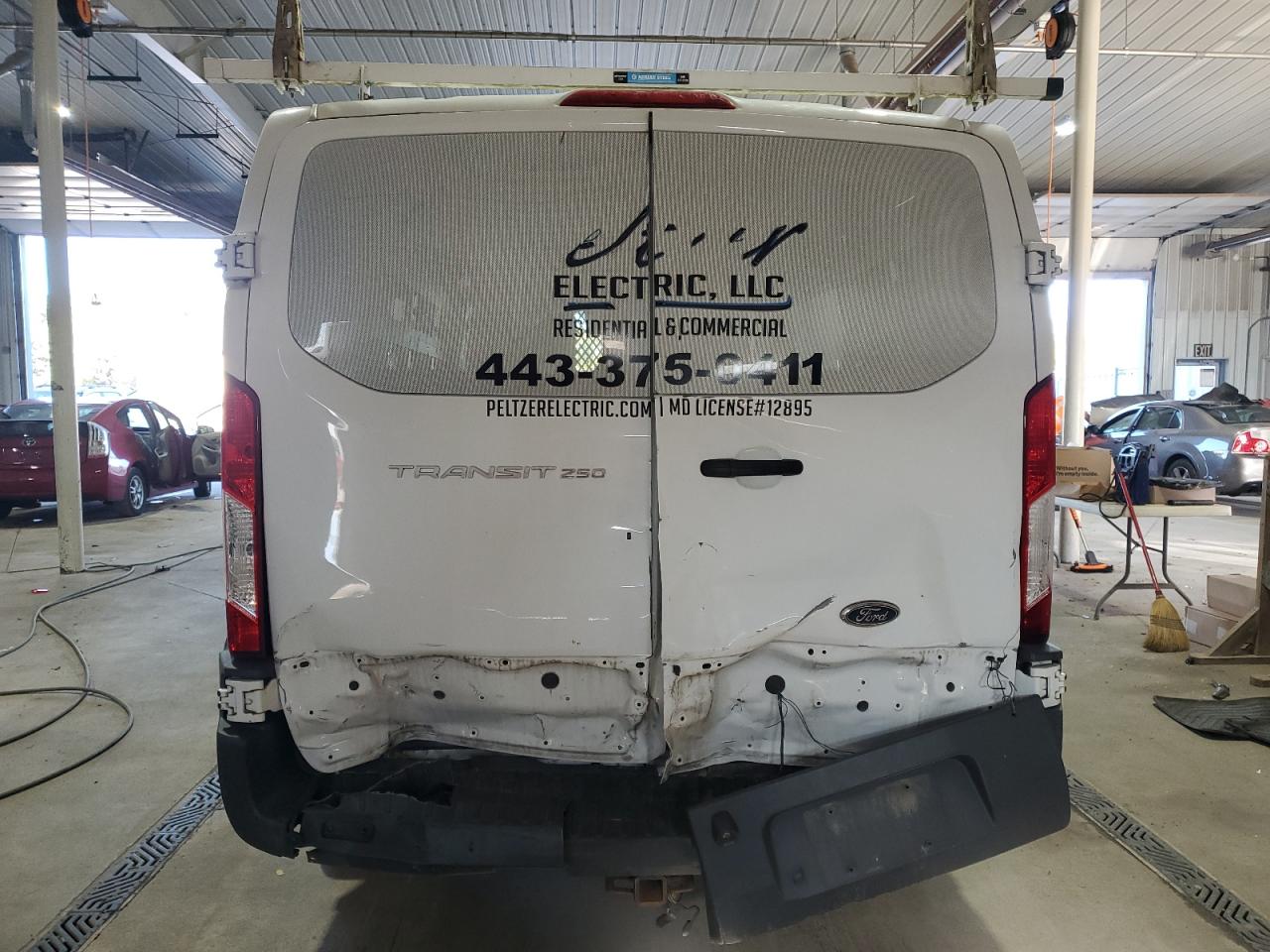 2017 Ford Transit T-250 VIN: 1FTYR1YM2HKA74736 Lot: 85840265