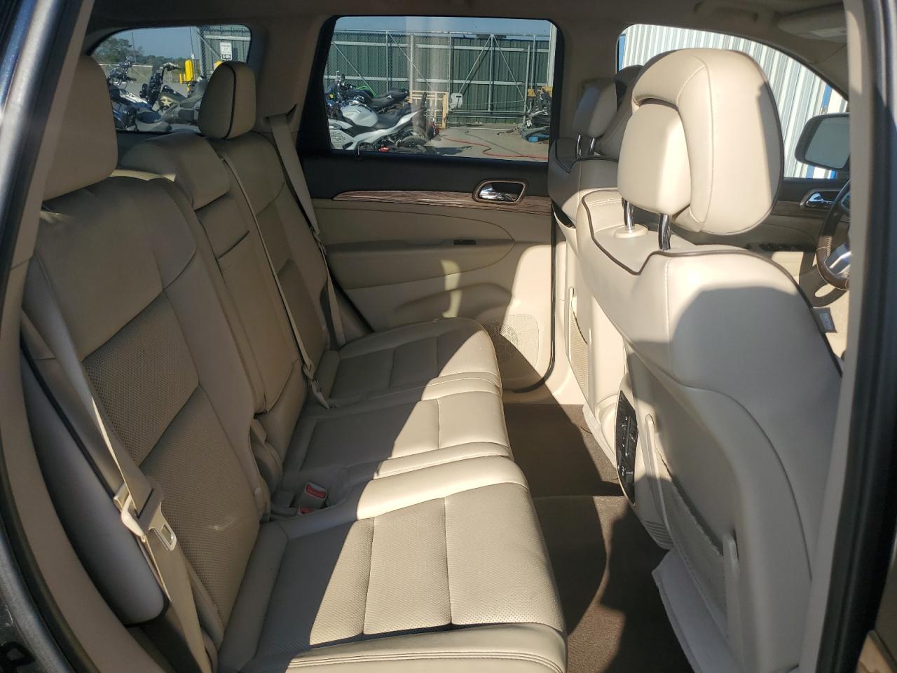 2011 Jeep Grand Cherokee Overland VIN: 1J4RR6GT0BC686830 Lot: 81953305