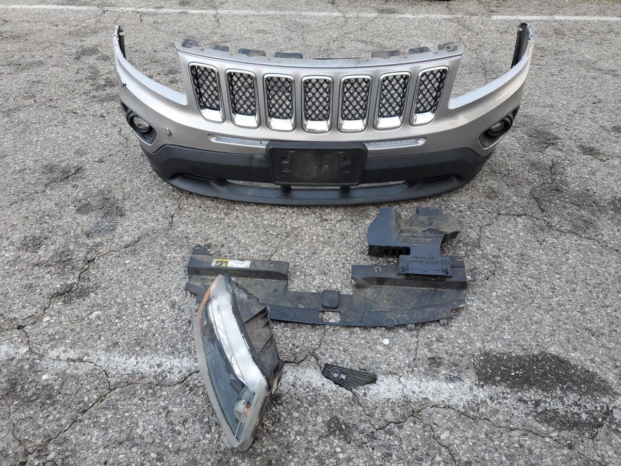 2015 Jeep Compass Sport VIN: 1C4NJCBA7FD386282 Lot: 86093825