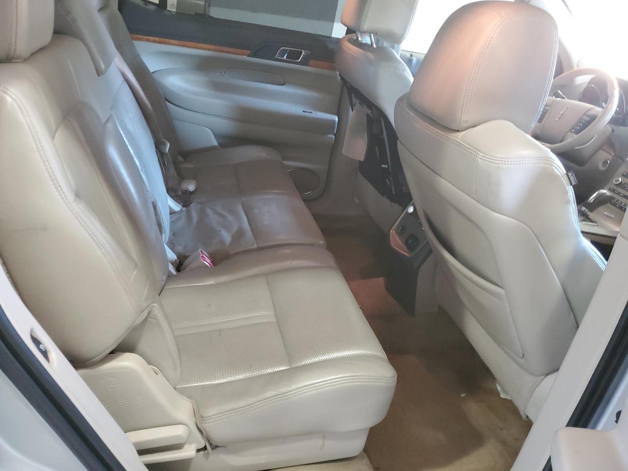 2010 Lincoln Mkt VIN: 2LMHJ5AR1ABJ04653 Lot: 82344615